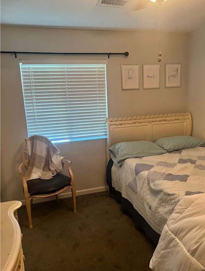 Octavio's room