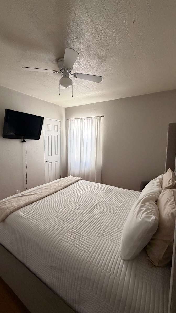 liz's room