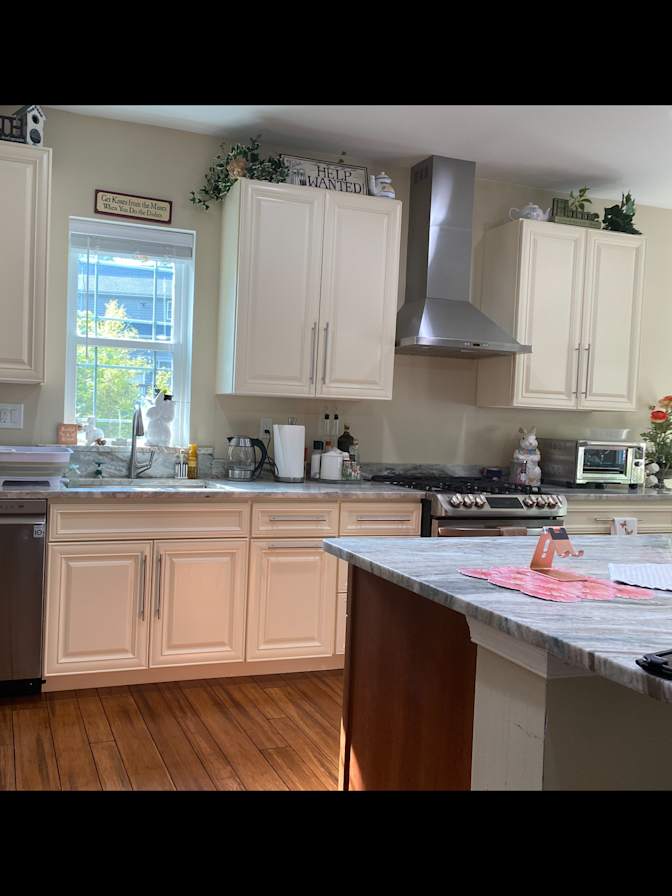 ROOMS IN NORTH BETHESDA MD.'s room