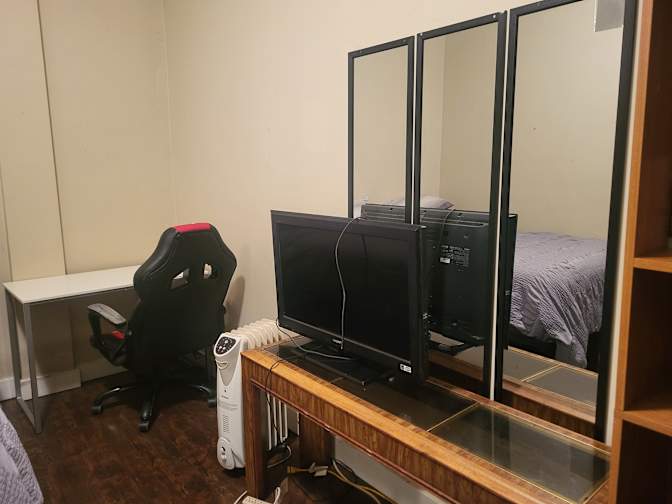 Shirley-anne Elmourne's room