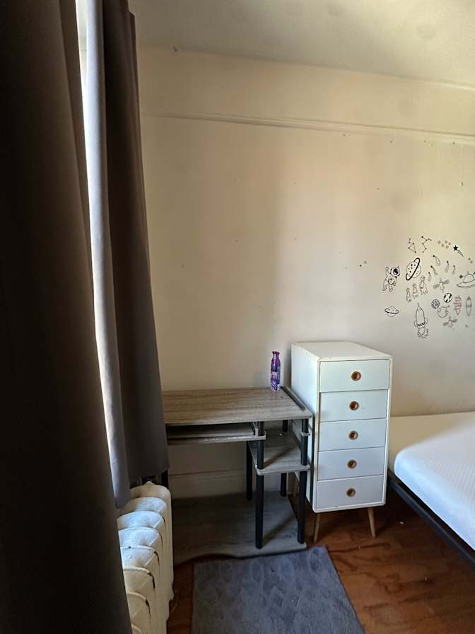 taha's room