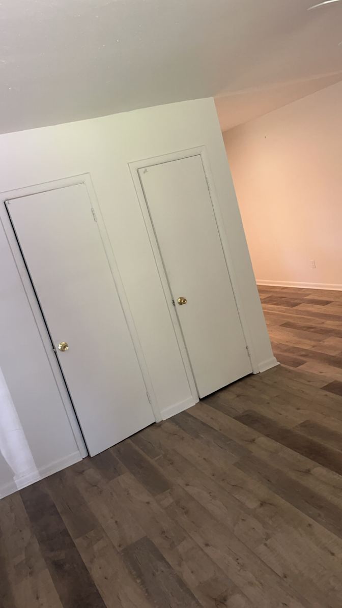 Dee's room