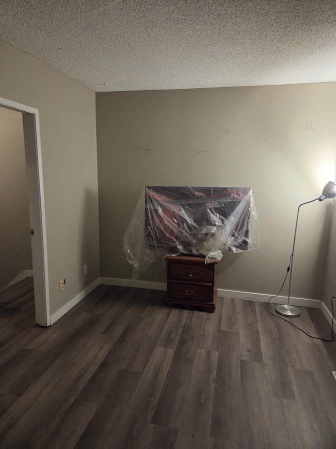 kenneths's room
