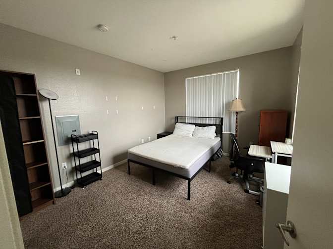 Max Conrad's room