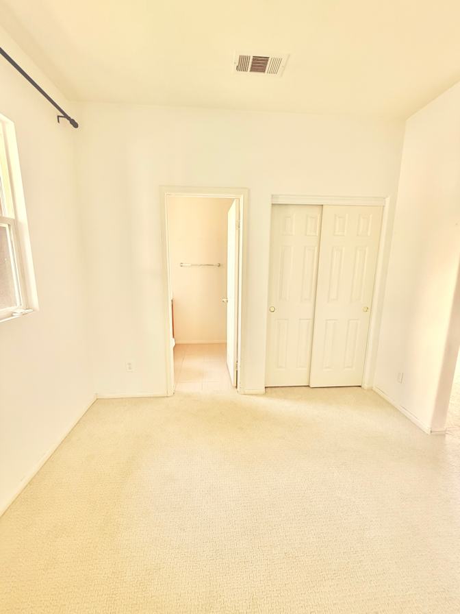 GUEST HOUSE's room