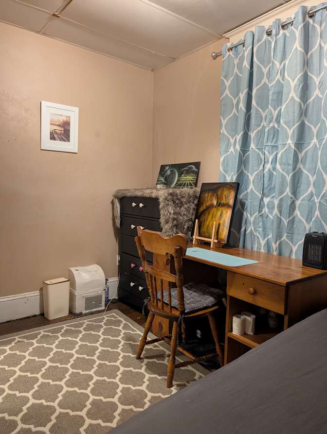 Yllor's room