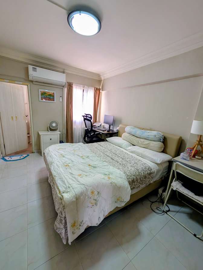 Yi Sian Lim's room