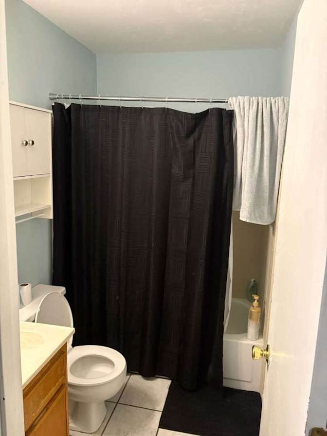 Abubakr's room