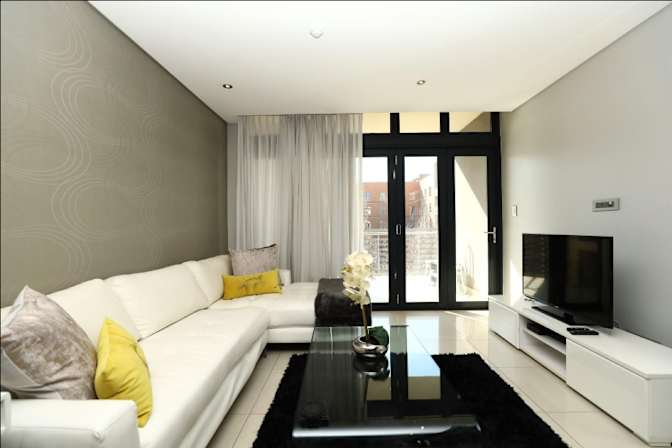 Mejury's room