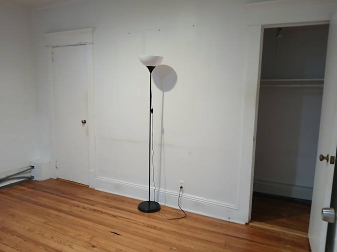 Leslie's room