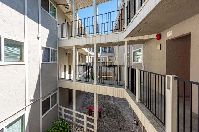 Allegro Apartments's room