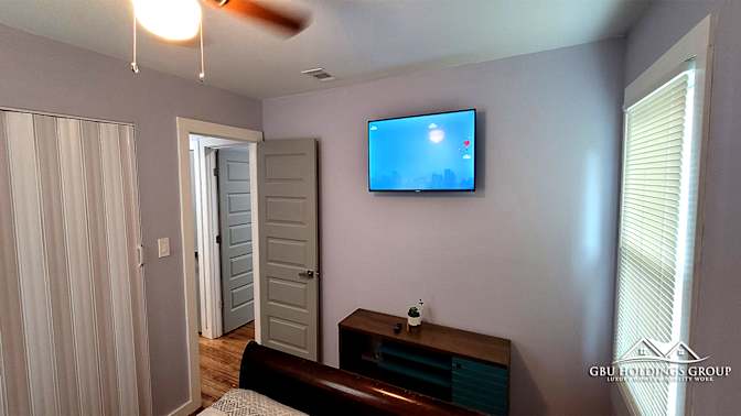 GBU Holdings Group's room