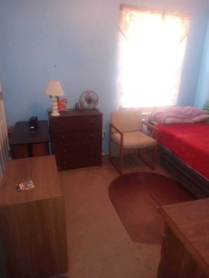 Maaluk's room