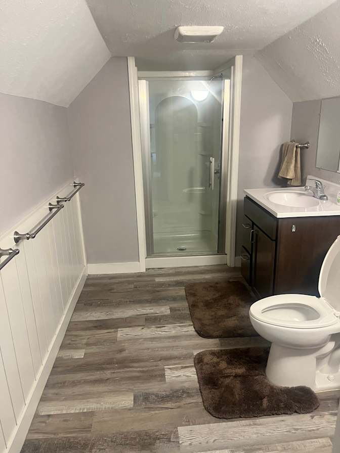 RL Homes's room