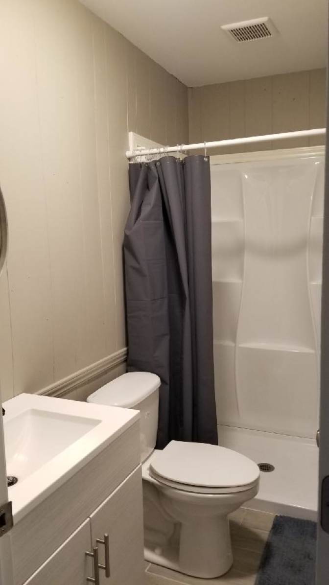 lifedoorrentals's room
