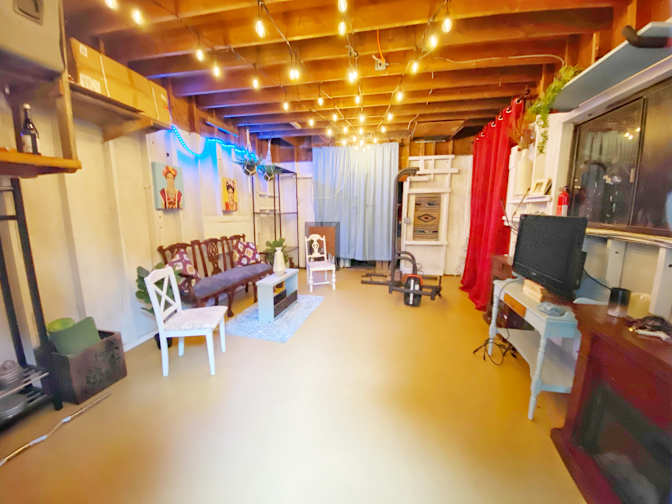 KC Cassily's room