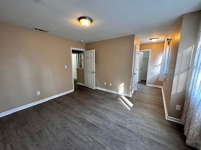 Alcove Rooms's room
