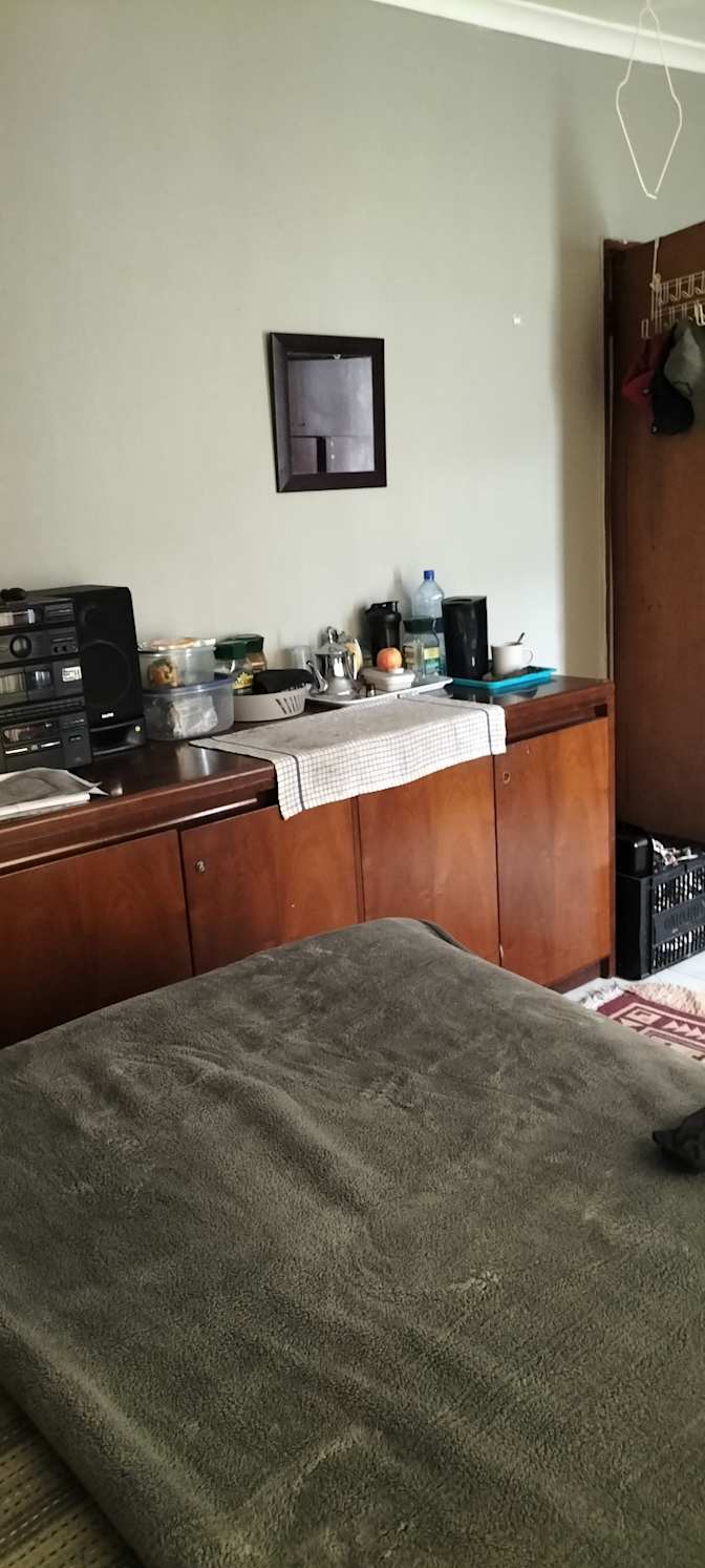 Jeanett's room