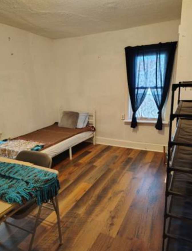 Annette's room