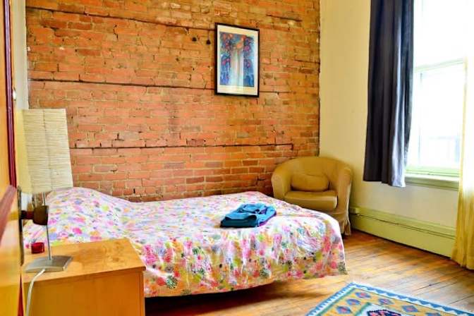Jen's room