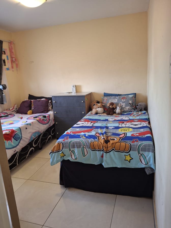 LIZEL-MARIE MICHELL HENDRIKS's room