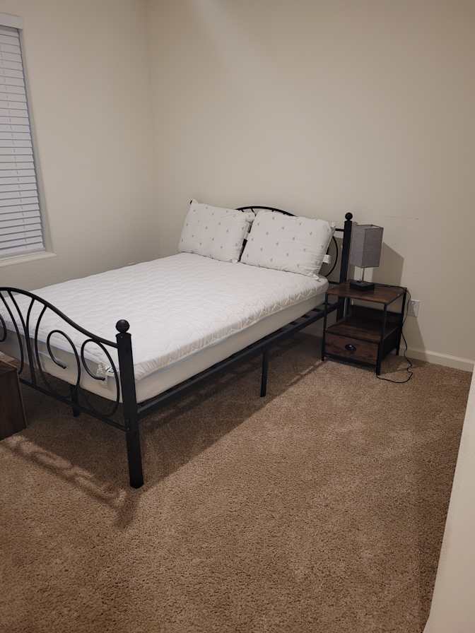 Lara M's room