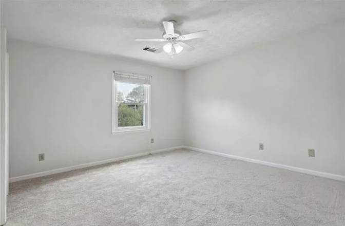 Alcove Rooms's room