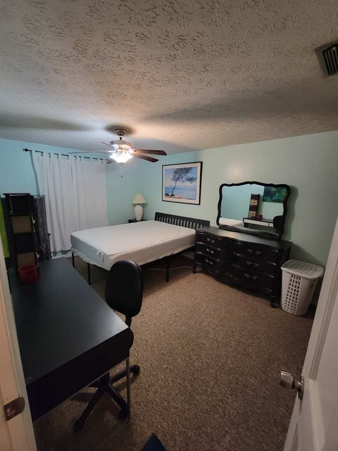 Jessalyn's room