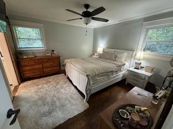Alcove Rooms's room