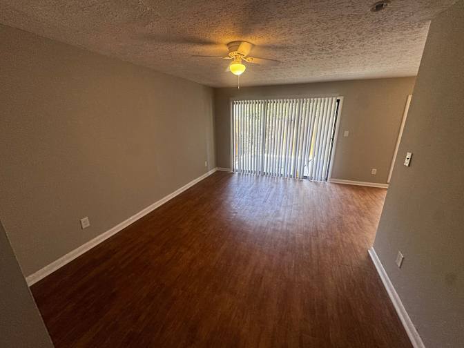 Alcove Rooms's room