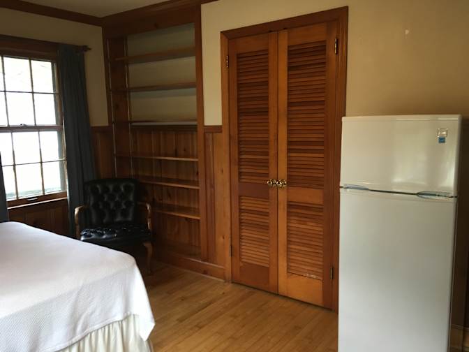 Friendly Center Area's room