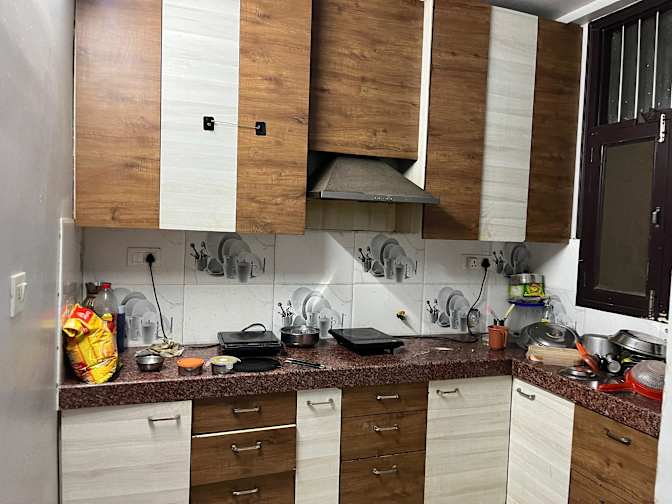 NIKKI CHAUHAN's room