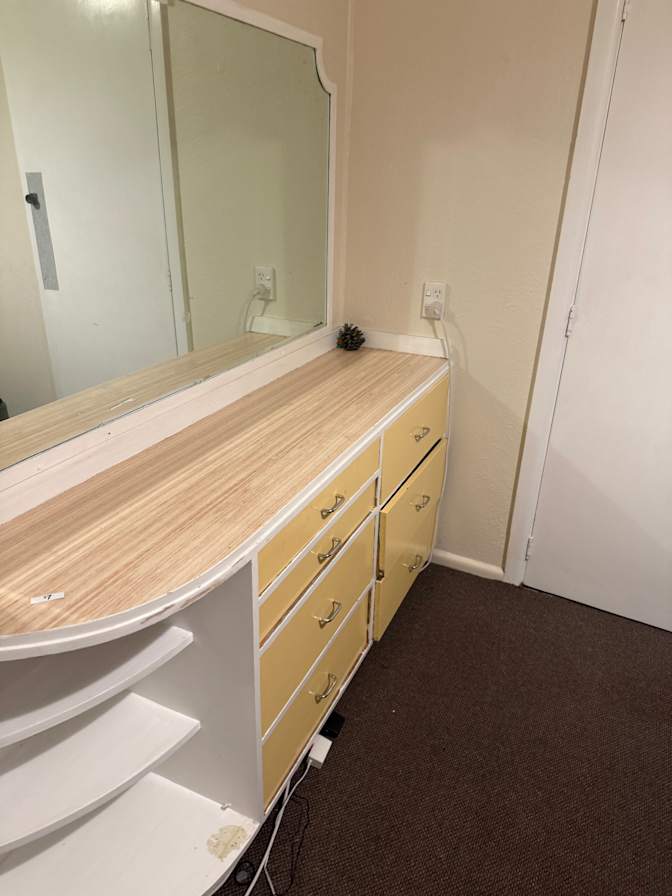 Gareth's room