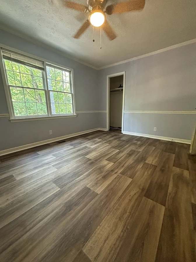 Alcove Rooms's room