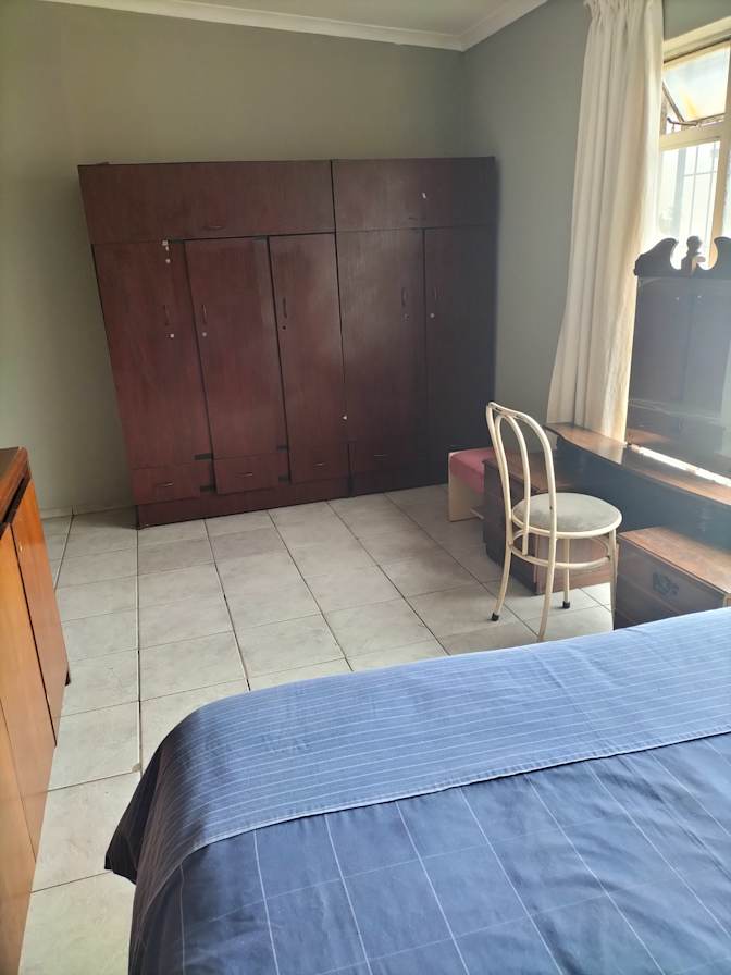 Jeanett's room