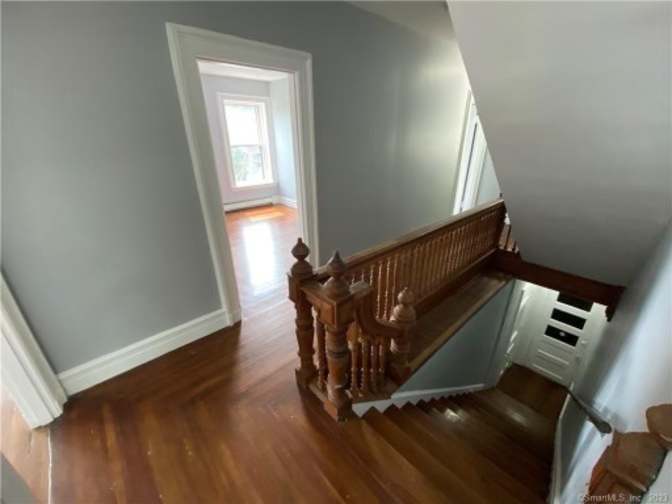 CAROLINE's room