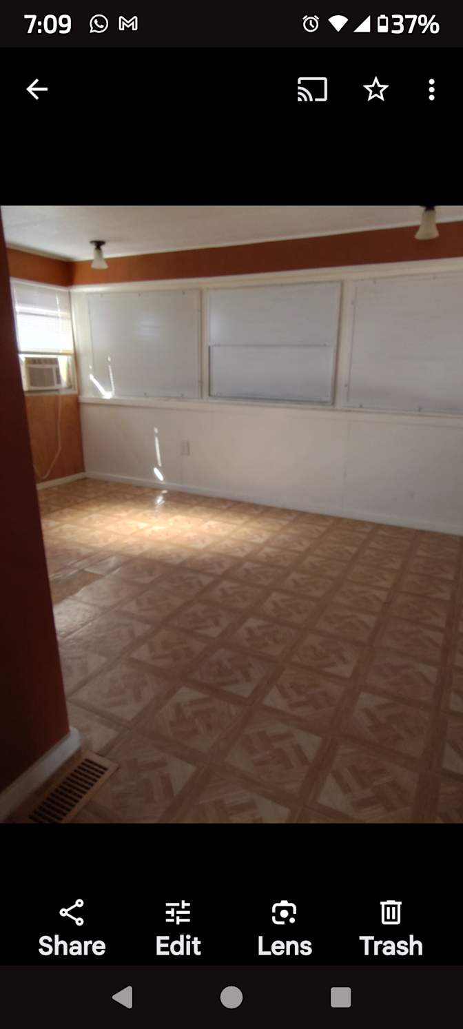 Gkru's room