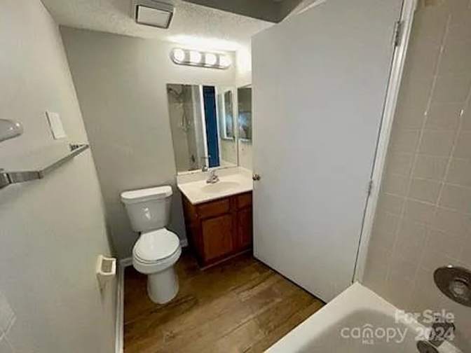 Alcove Rooms's room