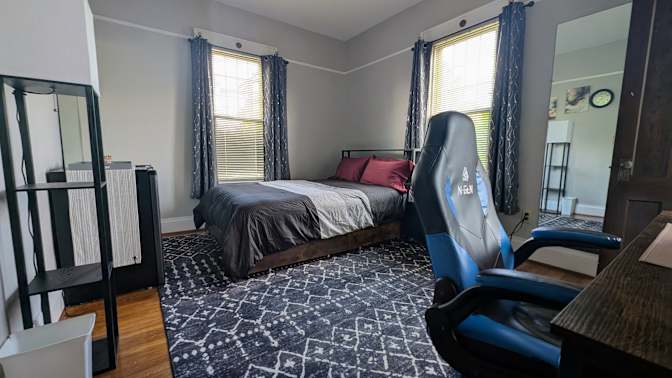 Stephen's room