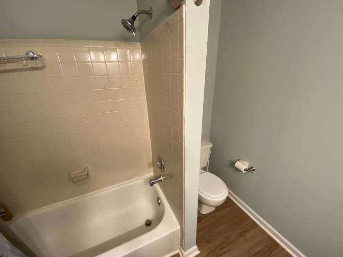 Alcove Rooms's room