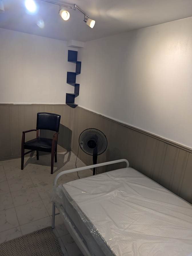 Arshad Jafri's room