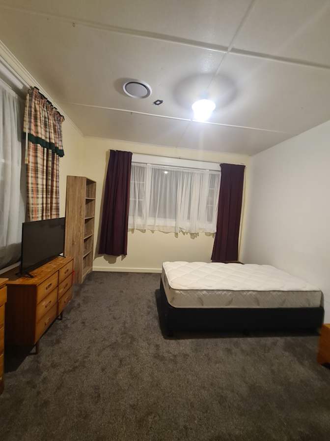 Jo's room