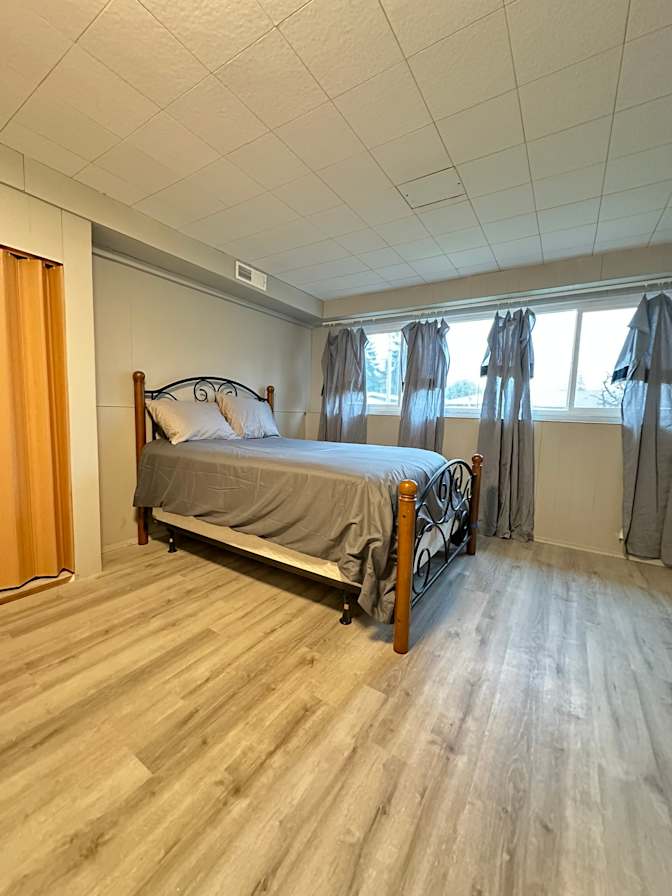 Annalyse's room
