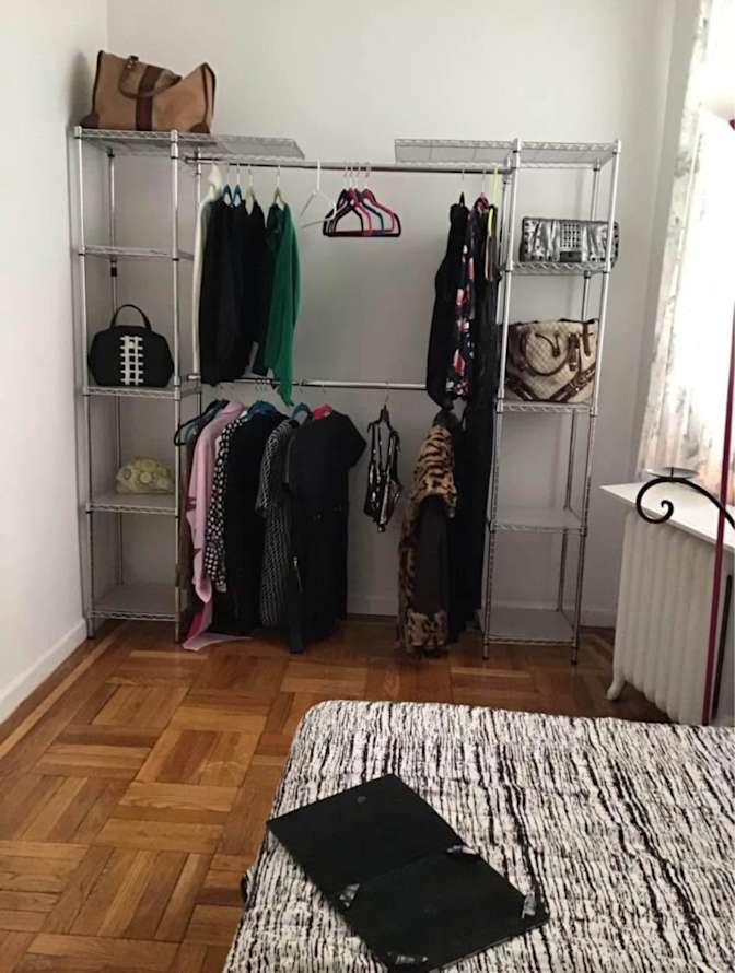 Les's room