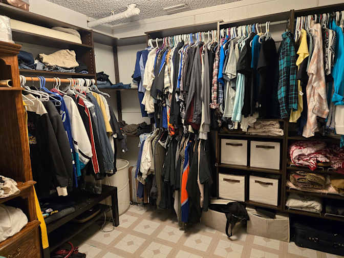 CHRISY's room
