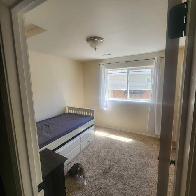 Crystal Colo's room
