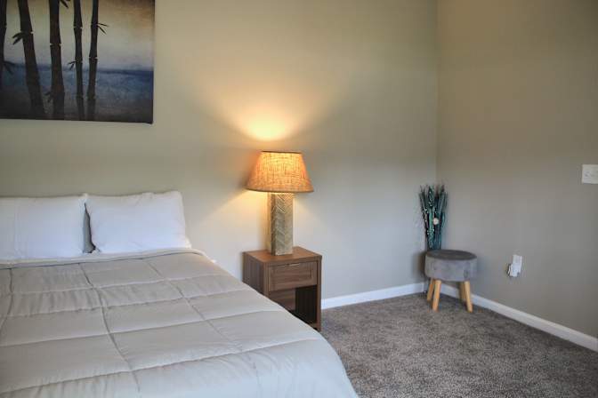 Alcove Rooms's room