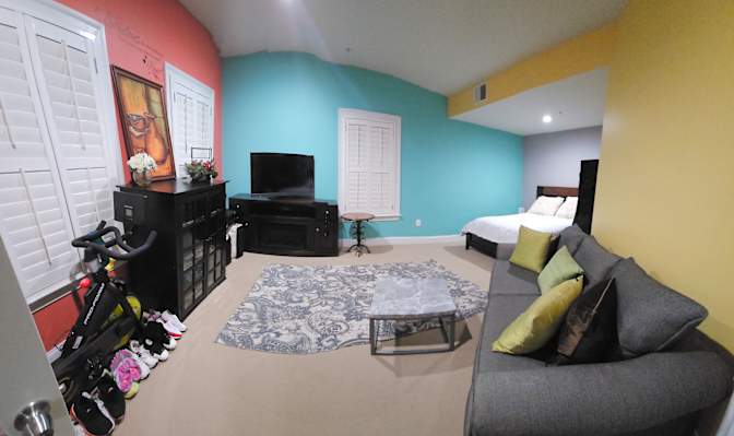 ZUZU's room
