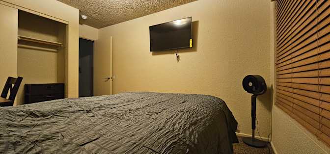 Thomas's room