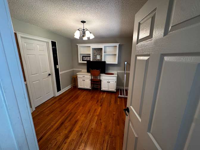 Alcove Rooms's room
